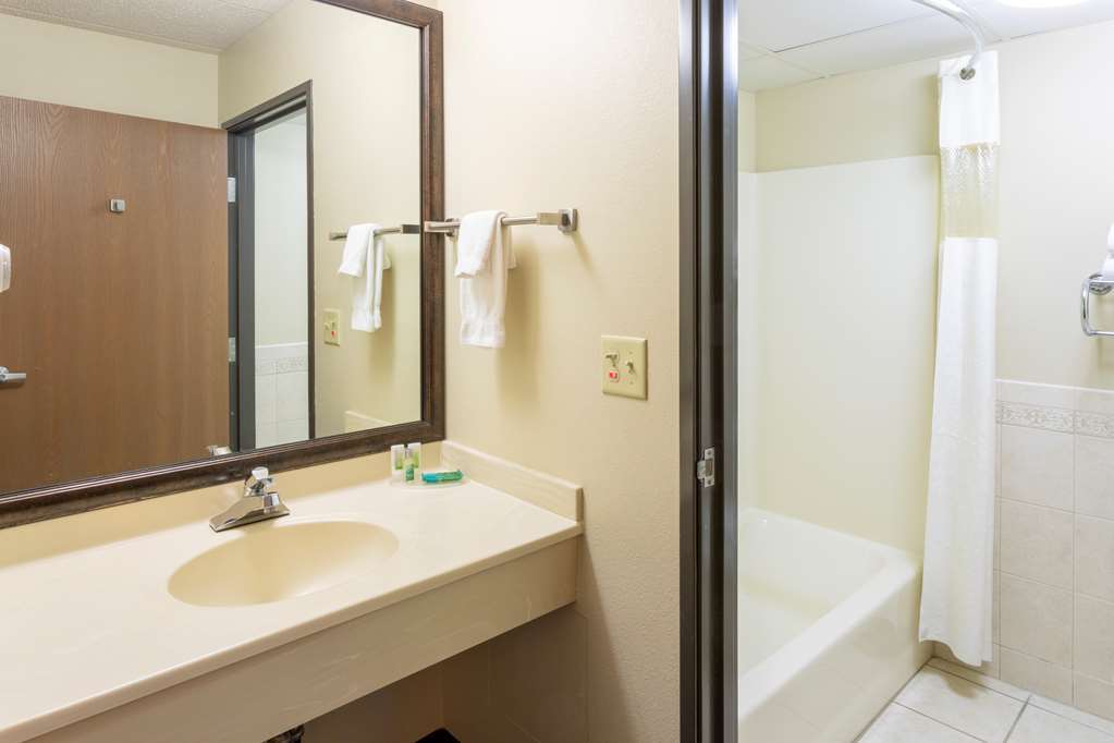 Americinn By Wyndham Hotel